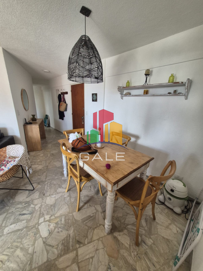 Apartamento ID.4942 - Apartamento en venta 2 dormitorios en Punta del Este. Primera línea mansa