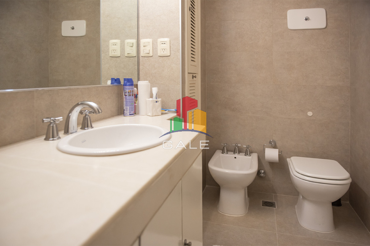 Apartamento ID.4375 - Vende departamento de 3 dormitorios con vista al Puerto, Punta del Este