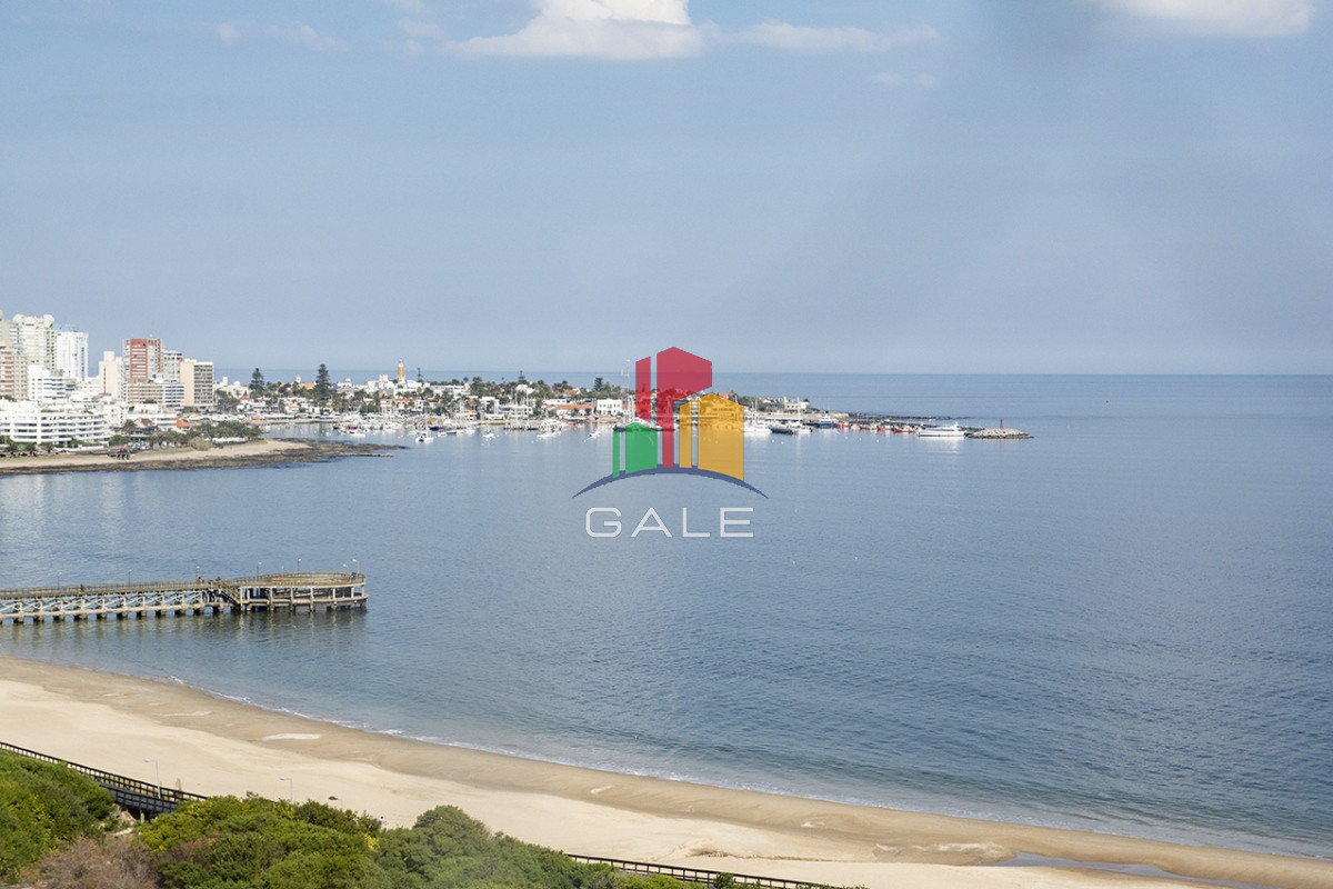 Apartamento ID.4466 - Departamento de 3 dormitorios en venta frente a Playa Mansa, Coral Tower