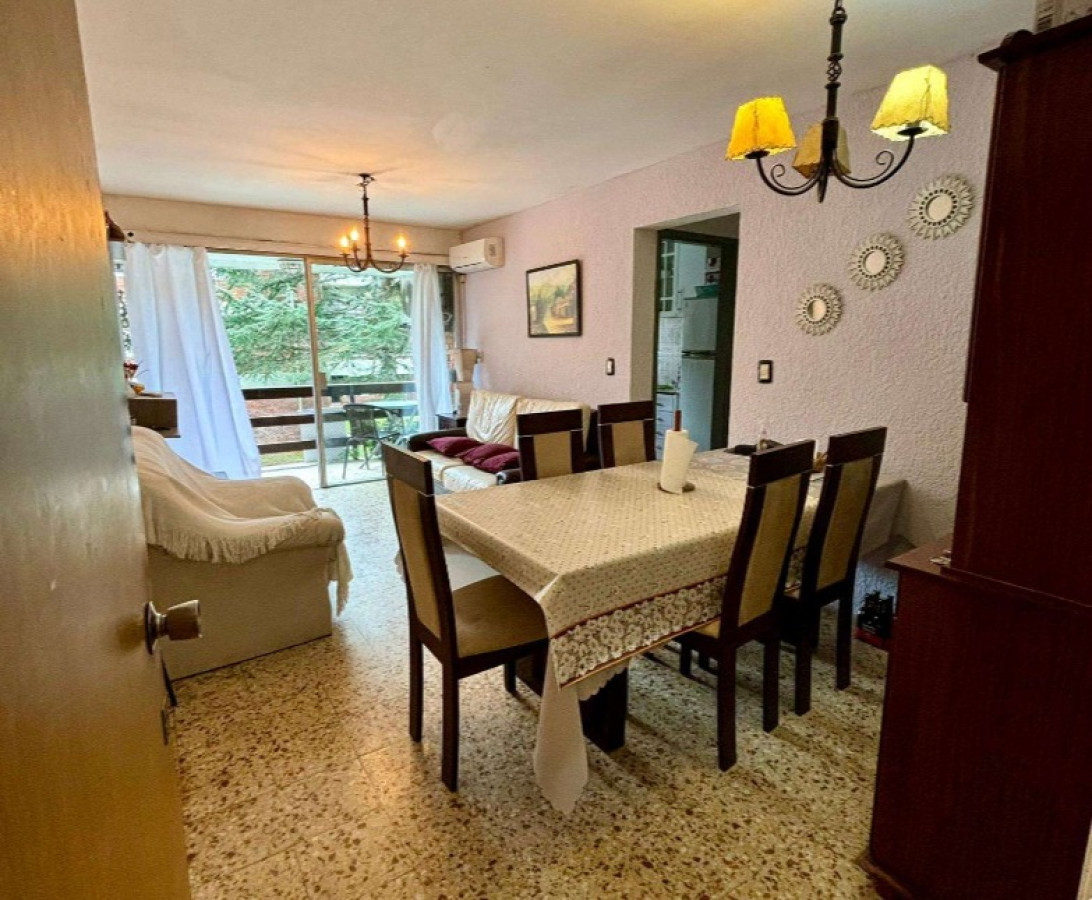 Apartamento de 2 dormitorios en Venta Punta del Este 