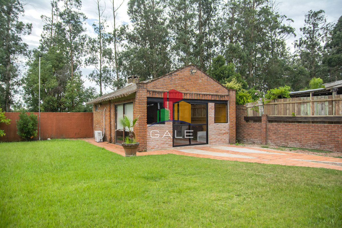Casa ID.4564 - En venta casa de 3 Dormitorios en Jardines de Córdoba con Barbacoa 