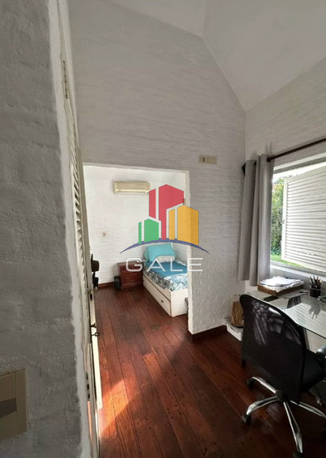 Casa ID.3961 - Vende espectacular casa en Lugano de 3 dormitorios, con piscina y parrillero.