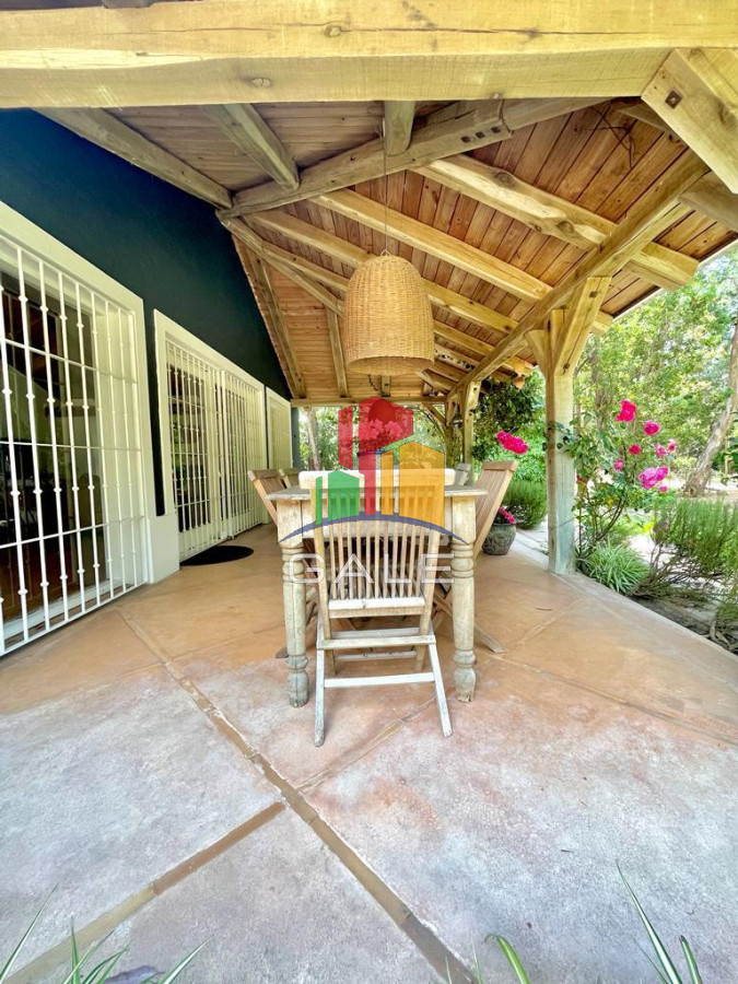 Casa ID.3967 - Vende casa de 4 dormitorios en Pinares, Punta del Este