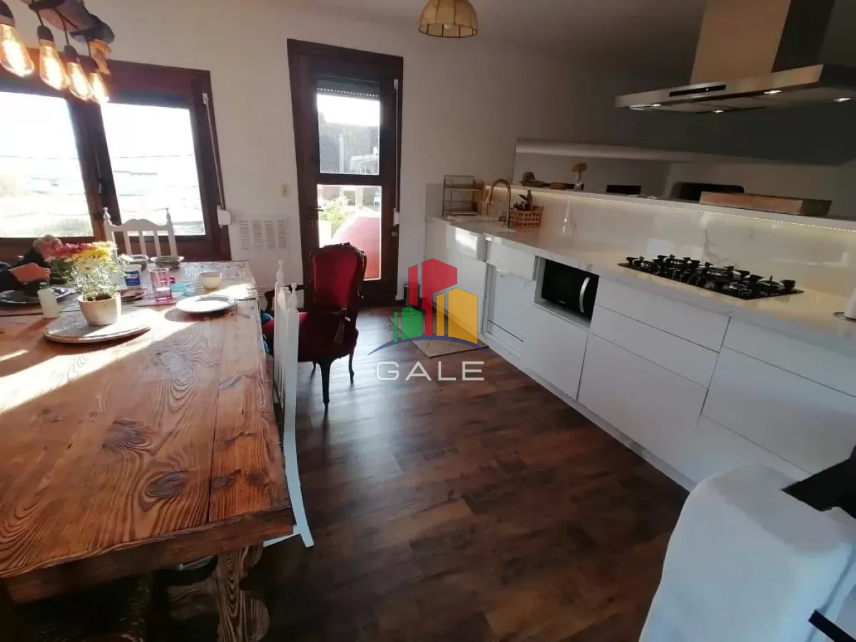 Casa ID.4731 - Chalet en venta con vista al mar en casco histórico de la Península. 