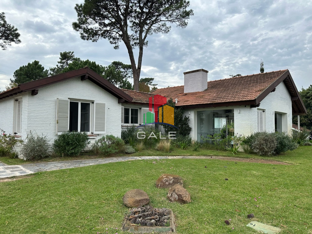 Casa ID.4738 - Casa ideal para clinica privada, zona comercial, Punta del Este