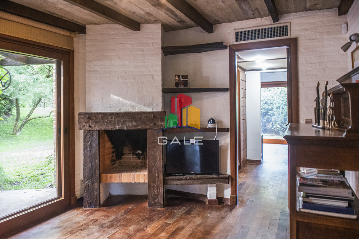 Casa ID.3723 - Vende casa de 4 dormitorios en Cantegirl, Punta del Este