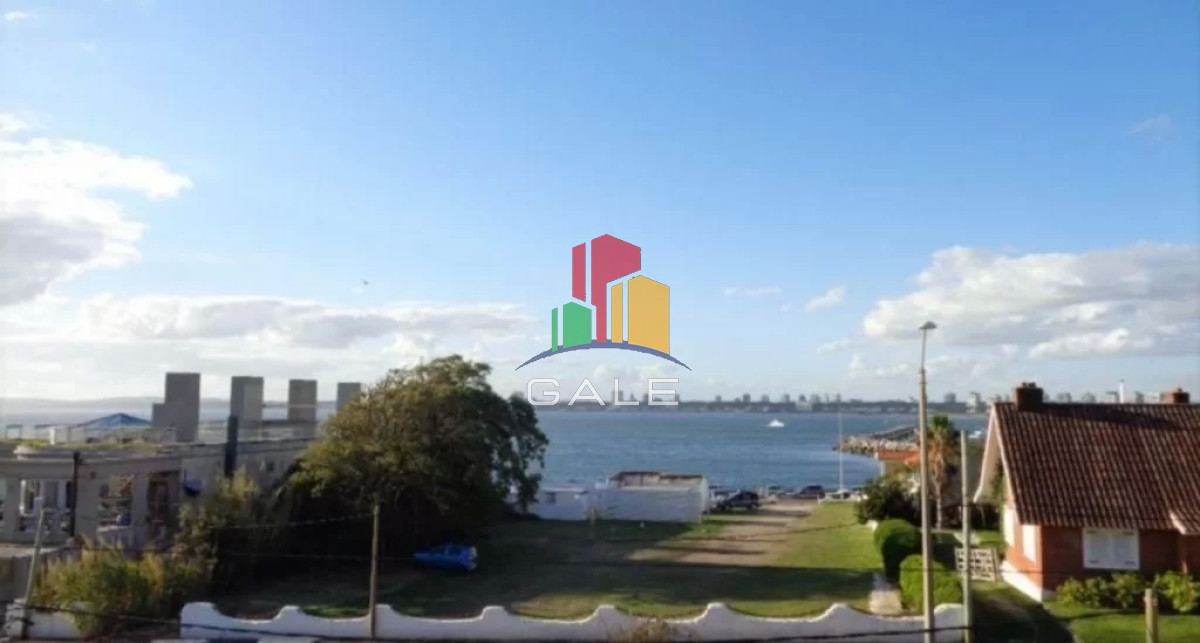 Casa ID.4731 - Chalet en venta con vista al mar en casco histórico de la Península. 