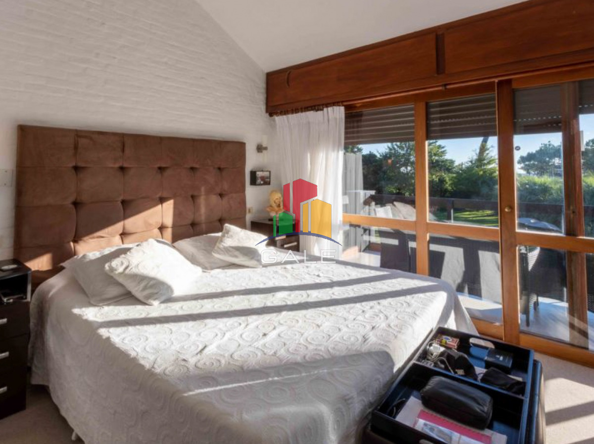 Casa ID.2219 - Espectacular mansion a solo metros de mar en venta, 8 dormitorios. Punta del Este