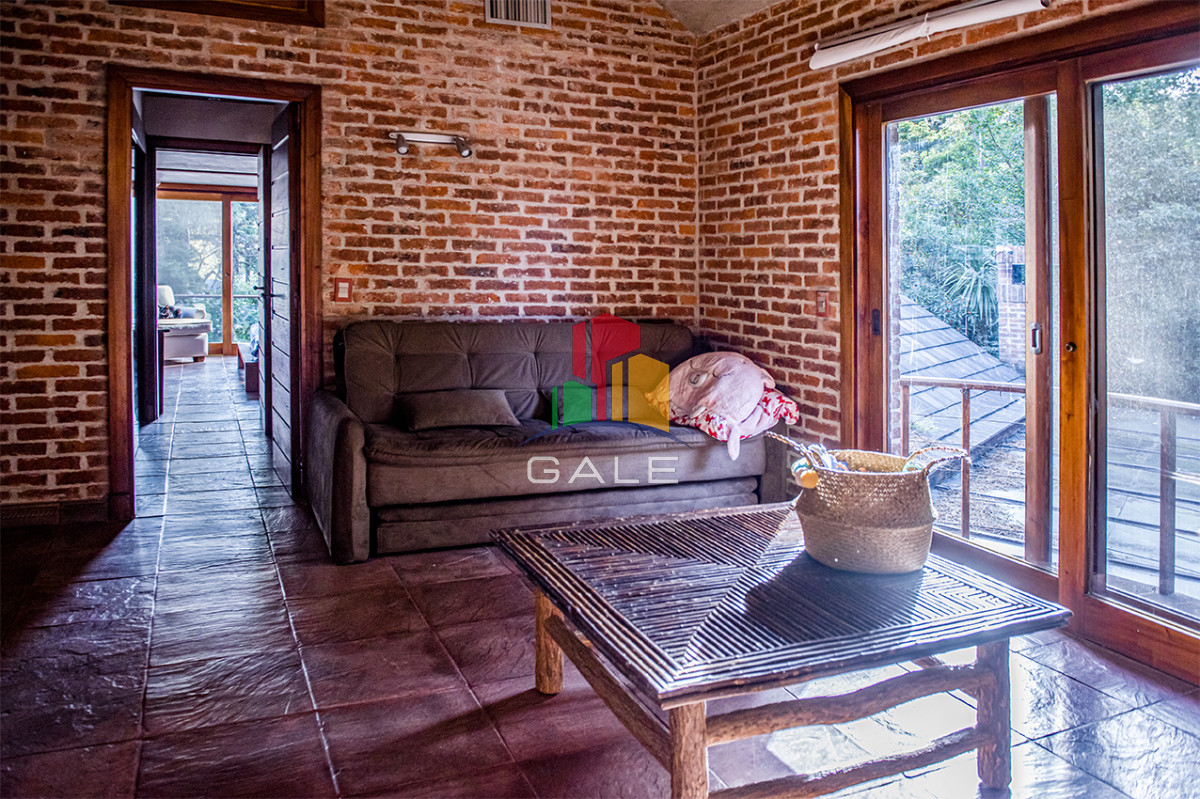 Casa ID.3723 - Vende casa de 4 dormitorios en Cantegirl, Punta del Este