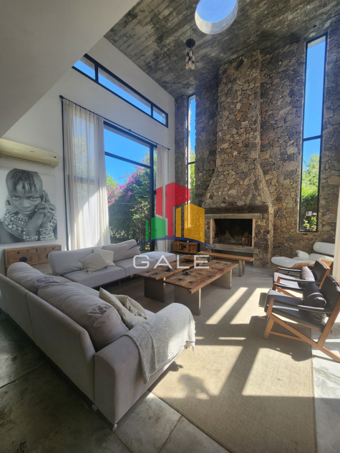 Casa ID.4727 - Casa en Alborada - Punta del Este de 5 dormitorios 