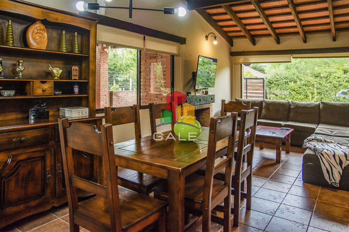 Casa ID.4564 - En venta casa de 3 Dormitorios en Jardines de Córdoba con Barbacoa 