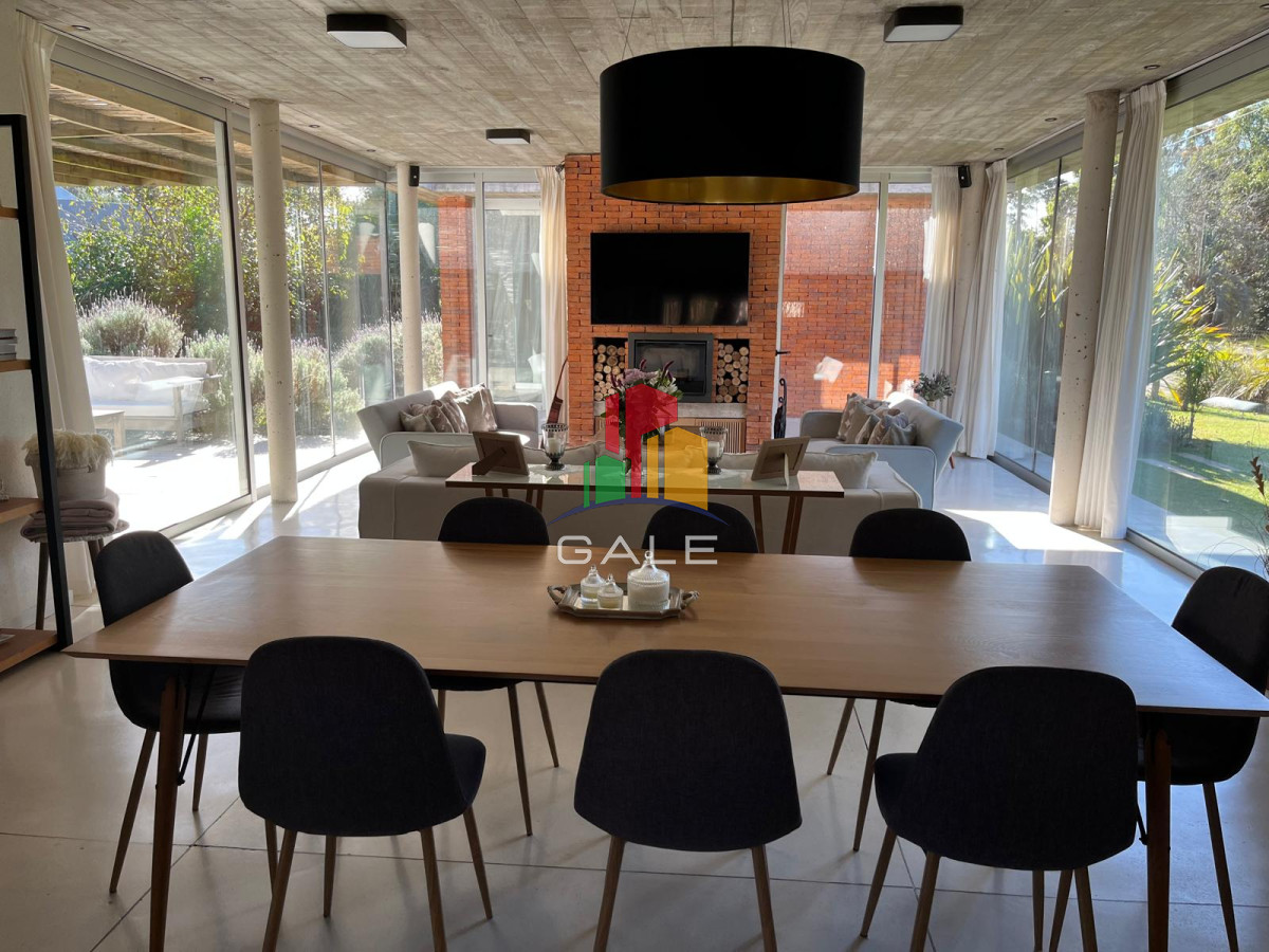 Casa ID.3965 - Casa en venta de 3 dormitorios en Punta del Este.