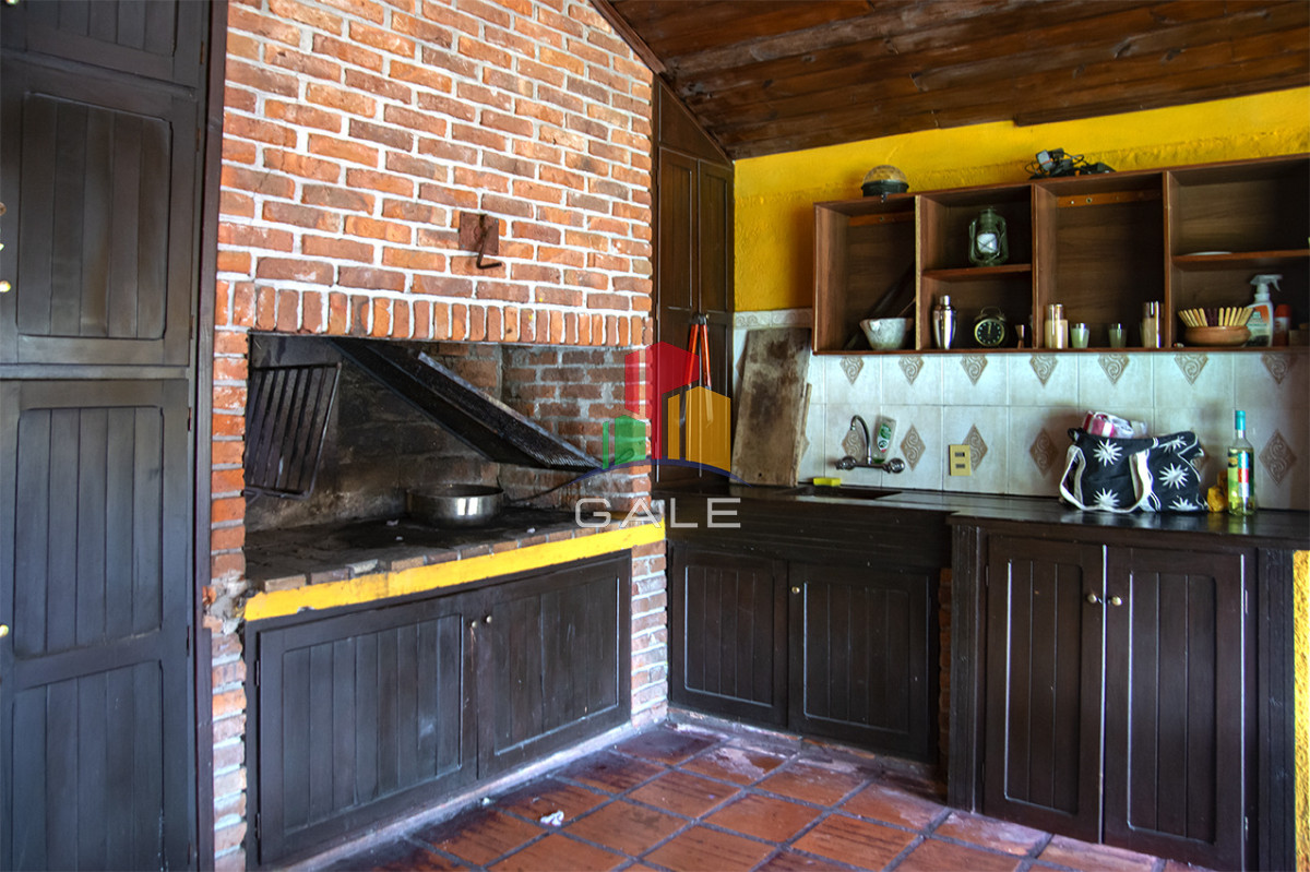 Casa ID.4564 - En venta casa de 3 Dormitorios en Jardines de Córdoba con Barbacoa 