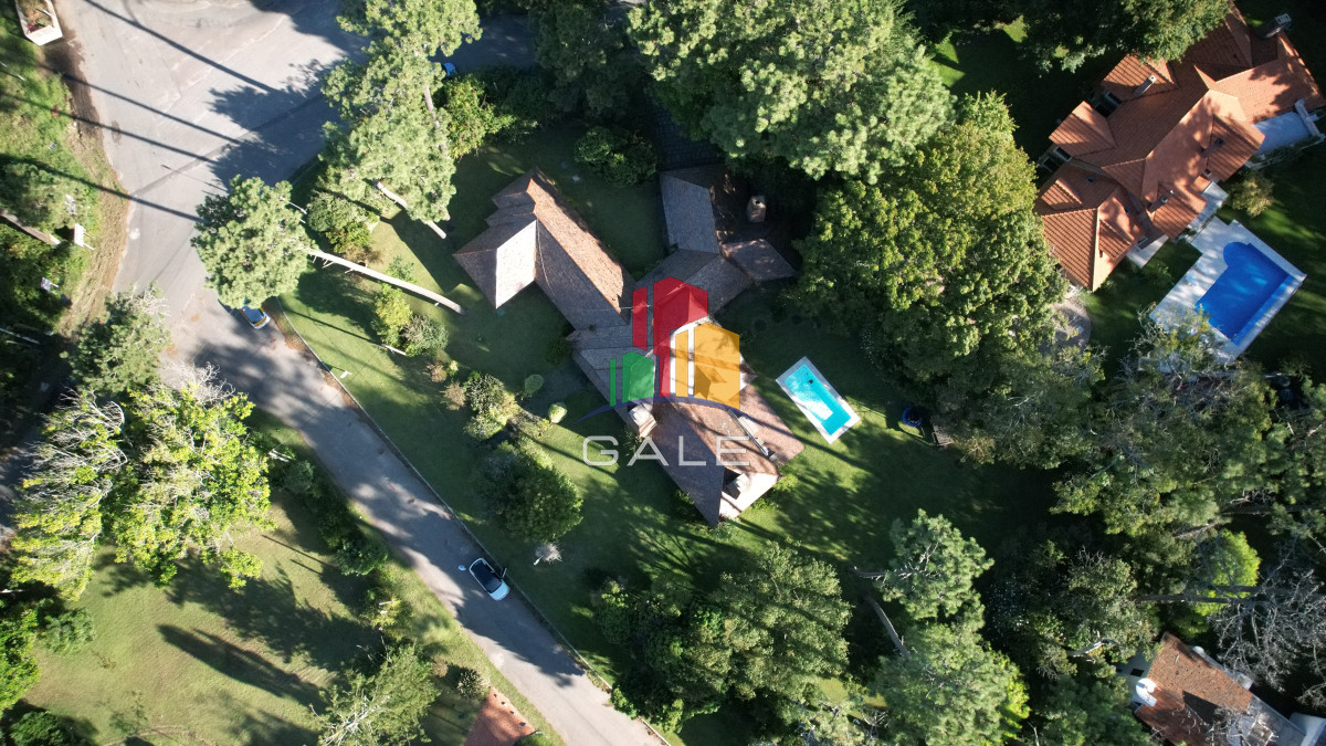 Casa ID.4736 - Hermosa mansión en Golf de 6 dormitorios , Punta del Este