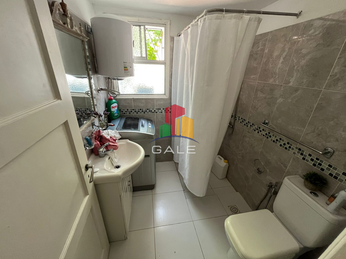 Casa ID.3968 - Casa en venta de 4 dormitorios, con barbacoa y piscina en Mansa a 1 cuadra del mar.