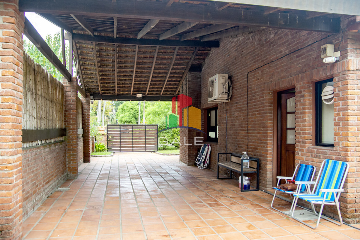 Casa ID.4564 - En venta casa de 3 Dormitorios en Jardines de Córdoba con Barbacoa 