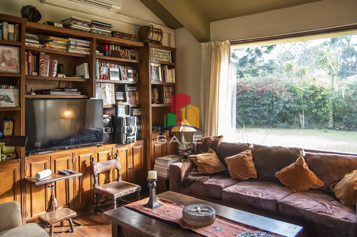 Casa ID.810 - Casa de gran tamaño ubicada en zona del Golf.