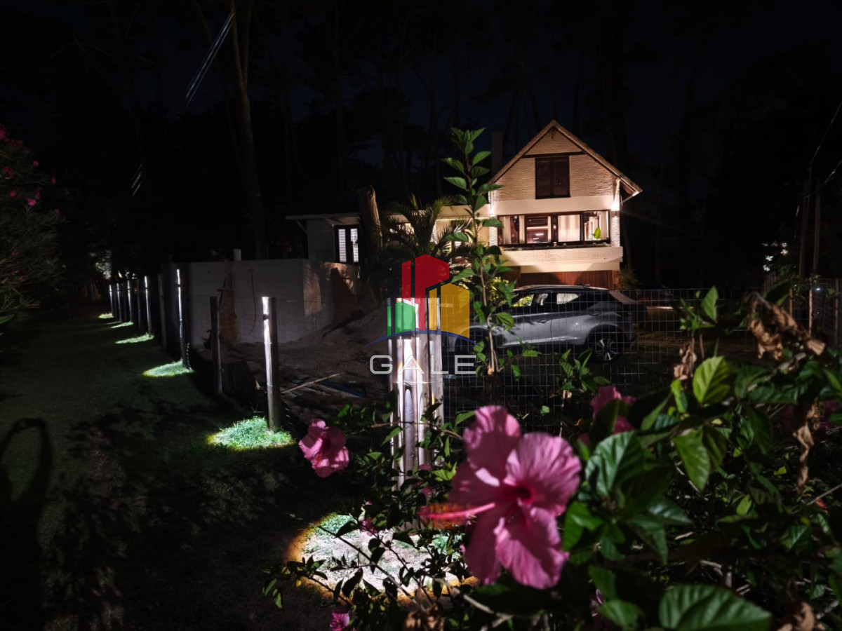 Casa ID.3737 - Casa en Venta de 5 dormitorios en San Rafael , Punta del este 