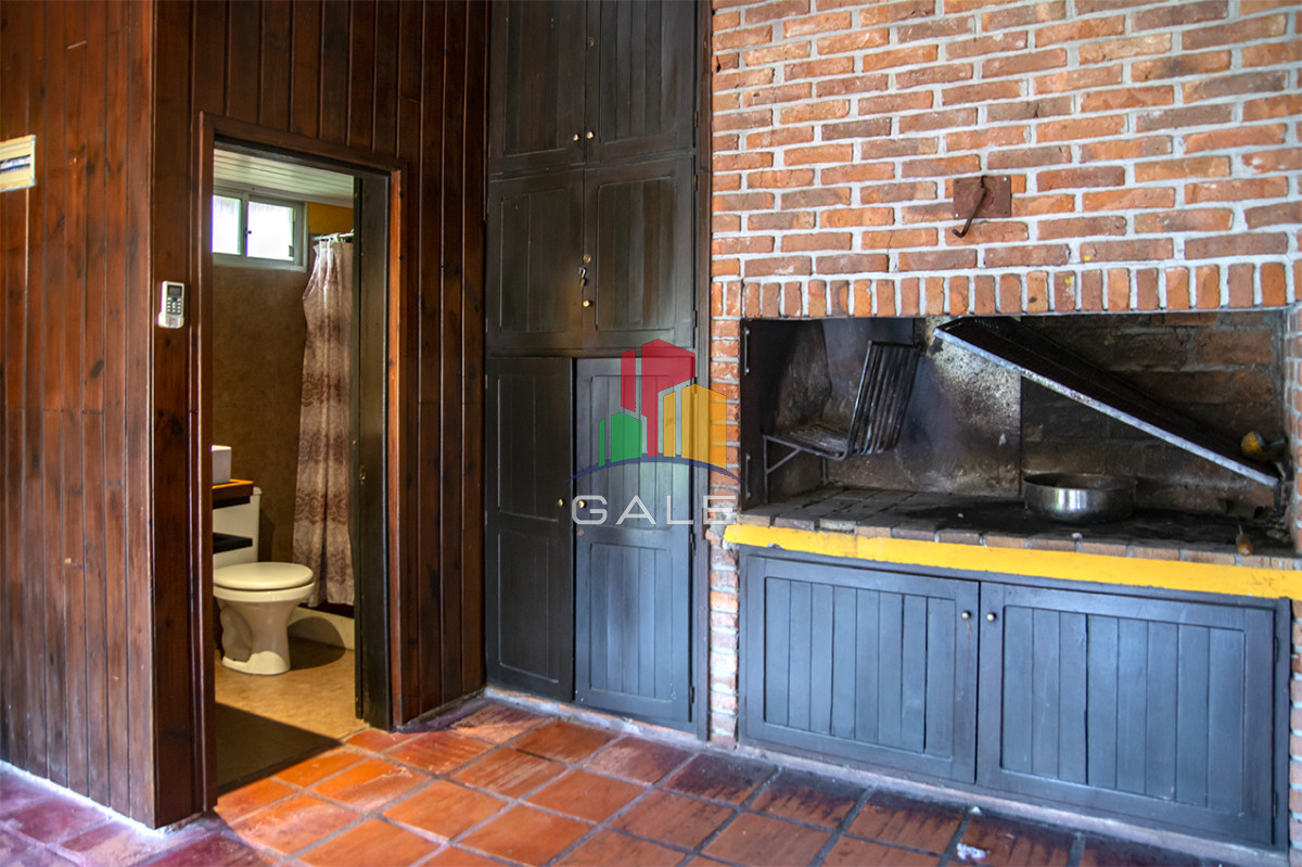 Casa ID.4564 - En venta casa de 3 Dormitorios en Jardines de Córdoba con Barbacoa 