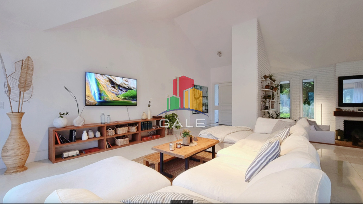 Casa ID.4728 - En venta espectacular casa de 5 dormitorios en Golf, Punta del Este