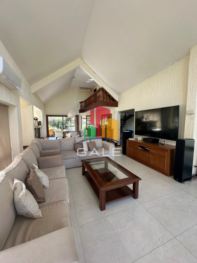 Casa ID.3740 - Hermosa casa en venta en Punta del Este