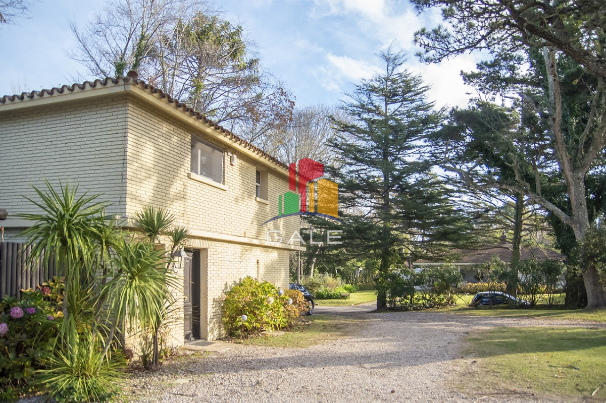 Casa ID.810 - Casa de gran tamaño ubicada en zona del Golf.