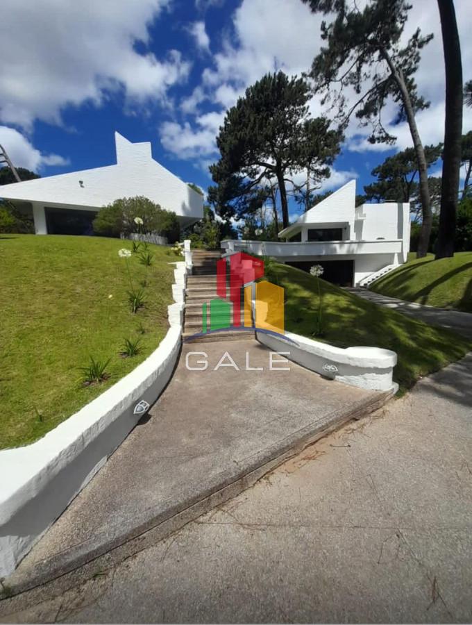 Casa ID.3724 - Casa en venta en Lugano, Punta del este, 3 dormitorios y dependencia