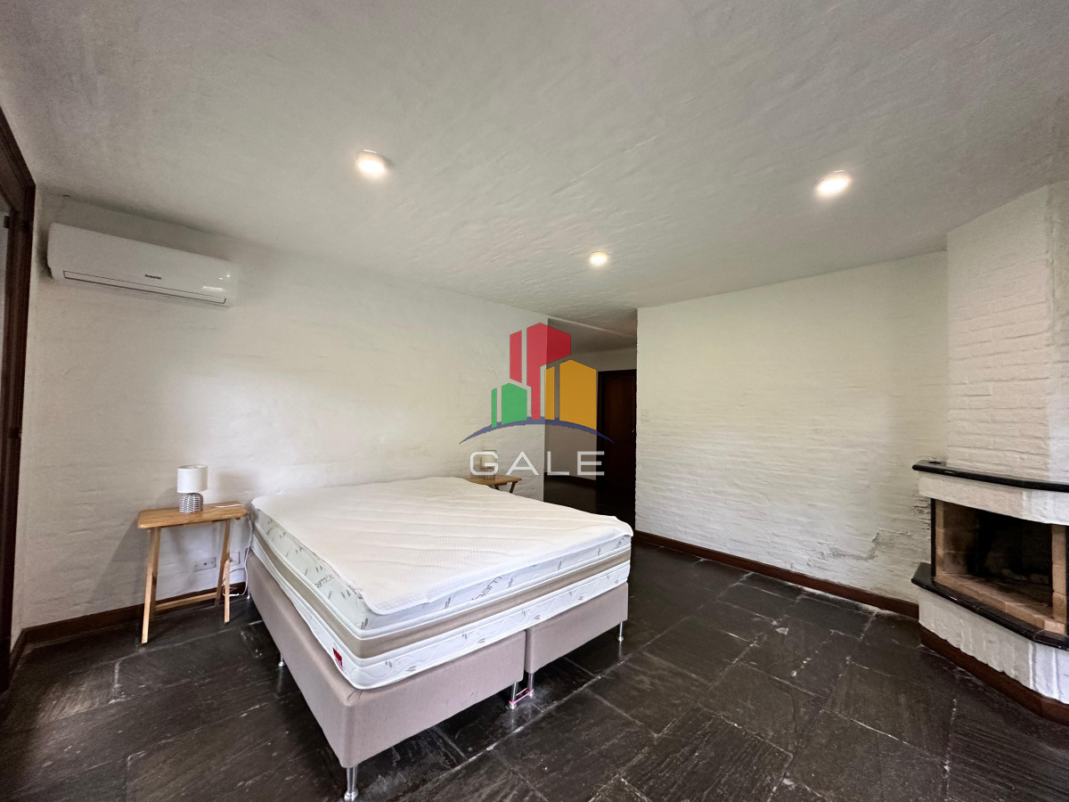 Casa ID.4735 - En venta casa en Barrio Golf, Punta del Este de 6 dormitorios.