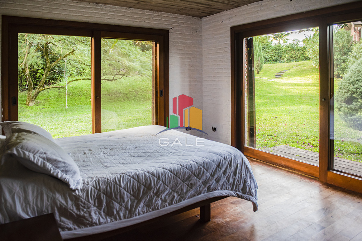 Casa ID.3723 - Vende casa de 4 dormitorios en Cantegirl, Punta del Este