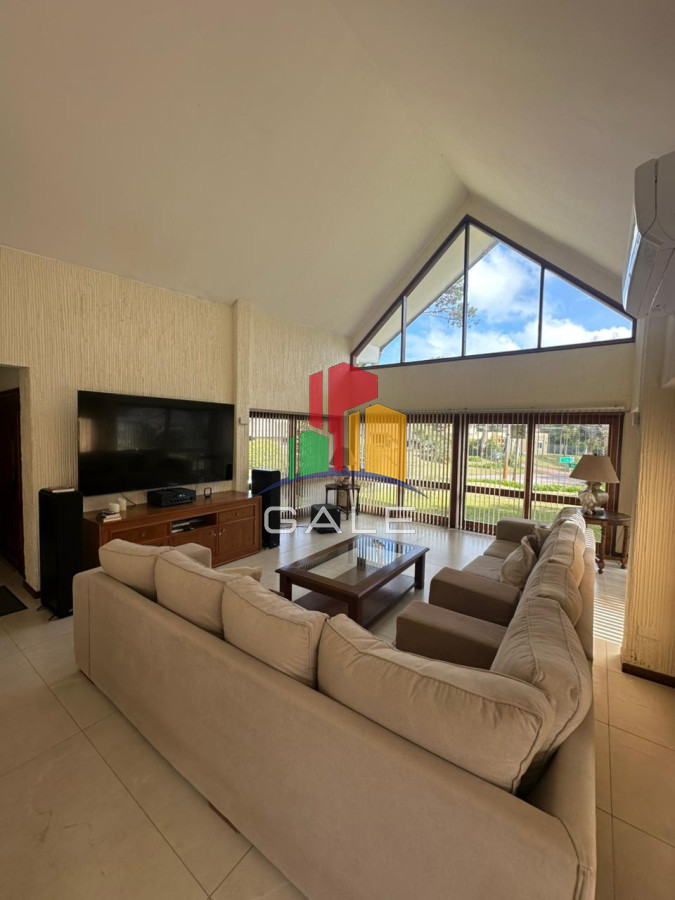 Casa ID.3740 - Hermosa casa en venta en Punta del Este