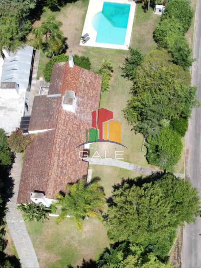 Casa ID.4735 - En venta casa en Barrio Golf, Punta del Este de 6 dormitorios.