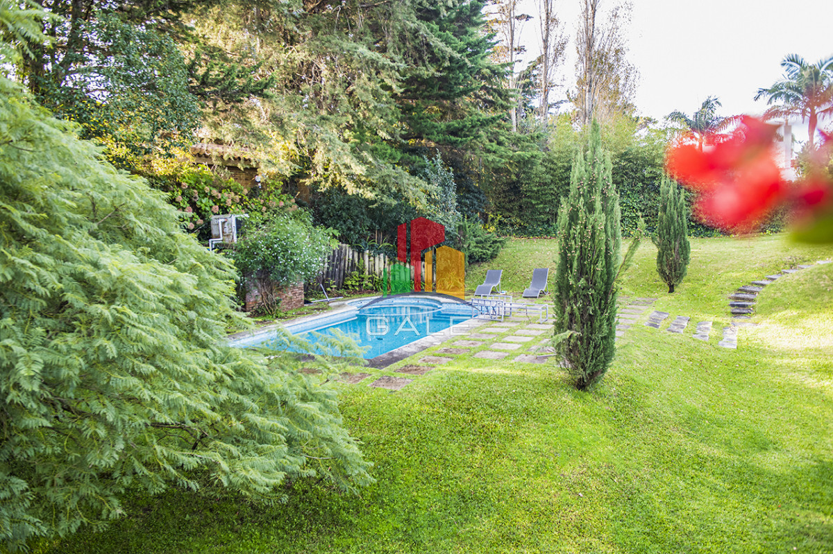 Casa ID.3723 - Vende casa de 4 dormitorios en Cantegirl, Punta del Este