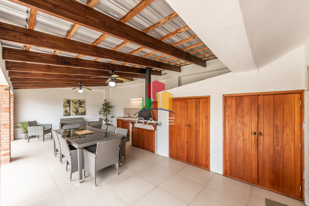 Casa ID.4729 - Vendemos espectacular casa de 4 dormitorios en Playa Mansa, Punta del este