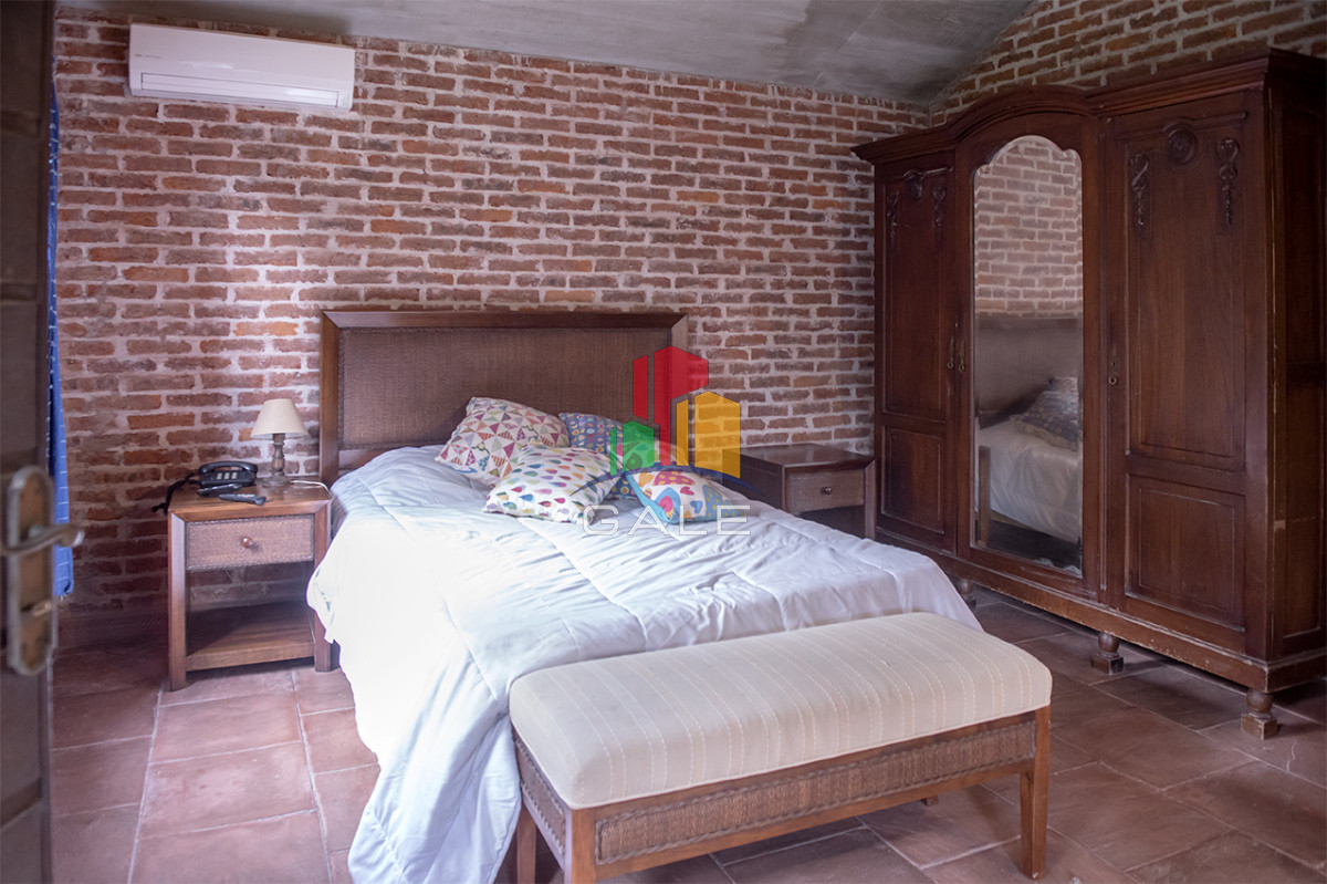 Casa ID.3723 - Vende casa de 4 dormitorios en Cantegirl, Punta del Este