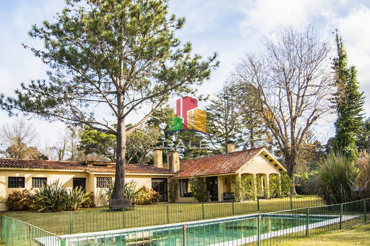 Casa ID.810 - Casa de gran tamaño ubicada en zona del Golf.