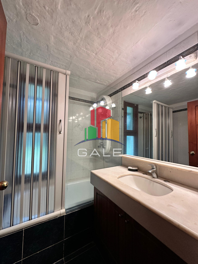 Casa ID.4735 - En venta casa en Barrio Golf, Punta del Este de 6 dormitorios.