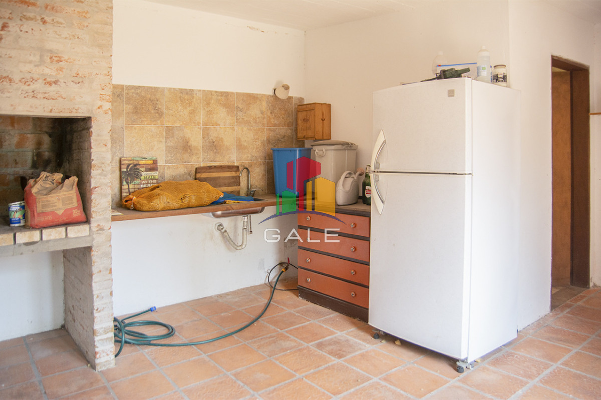 Casa ID.4559 - Excelente chalet de 5 dormitorios en venta a pasos de Playa Mansa Punta del Este