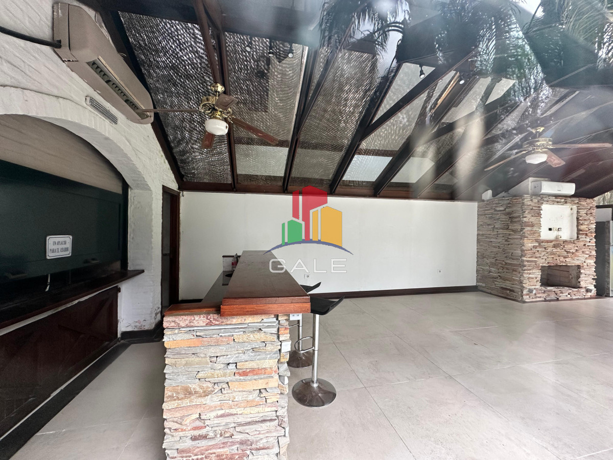 Casa ID.4735 - En venta casa en Barrio Golf, Punta del Este de 6 dormitorios.