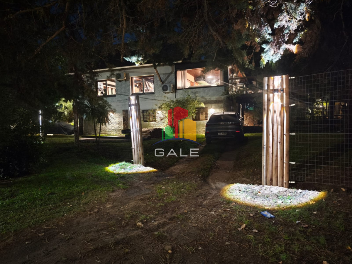 Casa ID.3737 - Casa en Venta de 5 dormitorios en San Rafael , Punta del este 