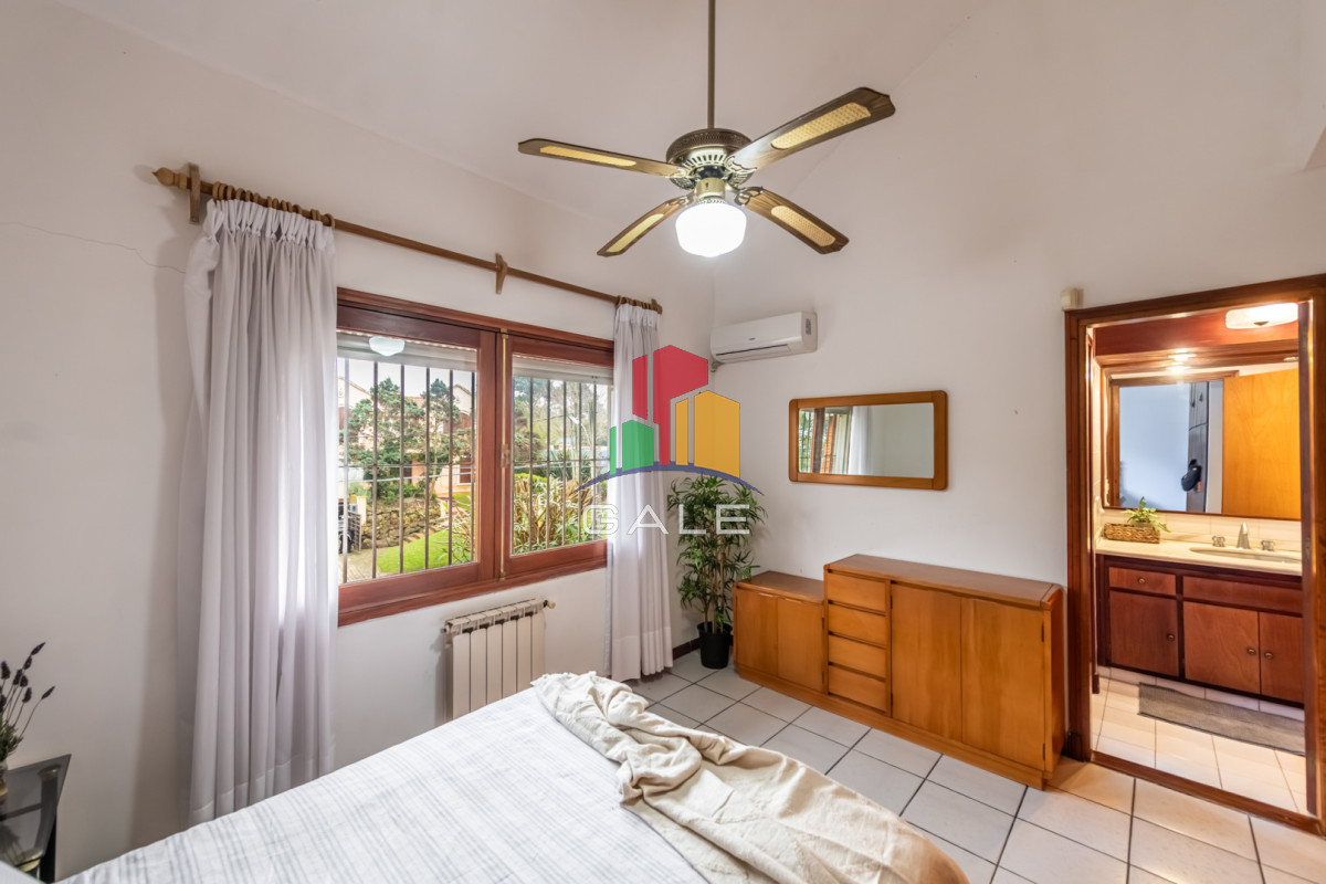 Casa ID.4729 - Vendemos espectacular casa de 4 dormitorios en Playa Mansa, Punta del este