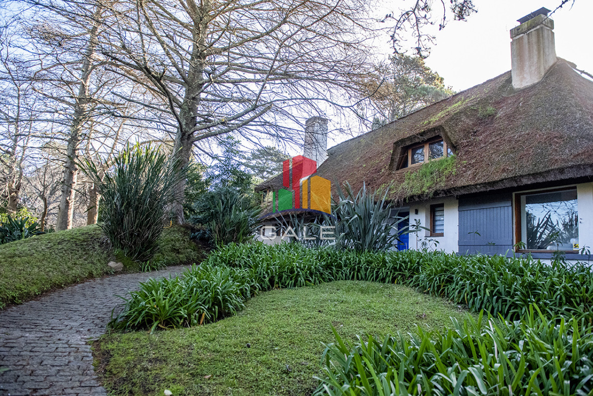 Casa ID.4739 - Casa de 4 dormitorios en venta, en Golf Punta del Este