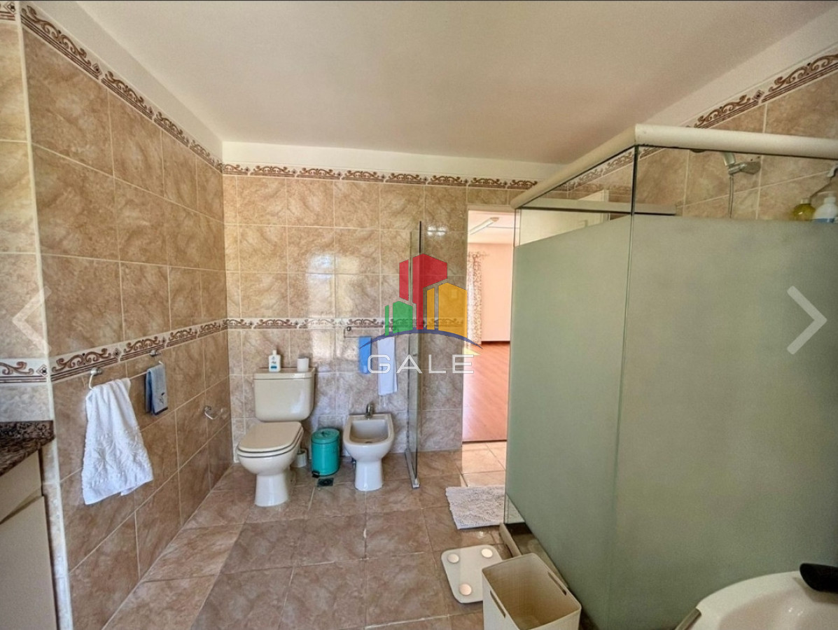 Casa ID.4737 - Vende casa de 4 dormitorios en Golf, Punta del Este con piscina