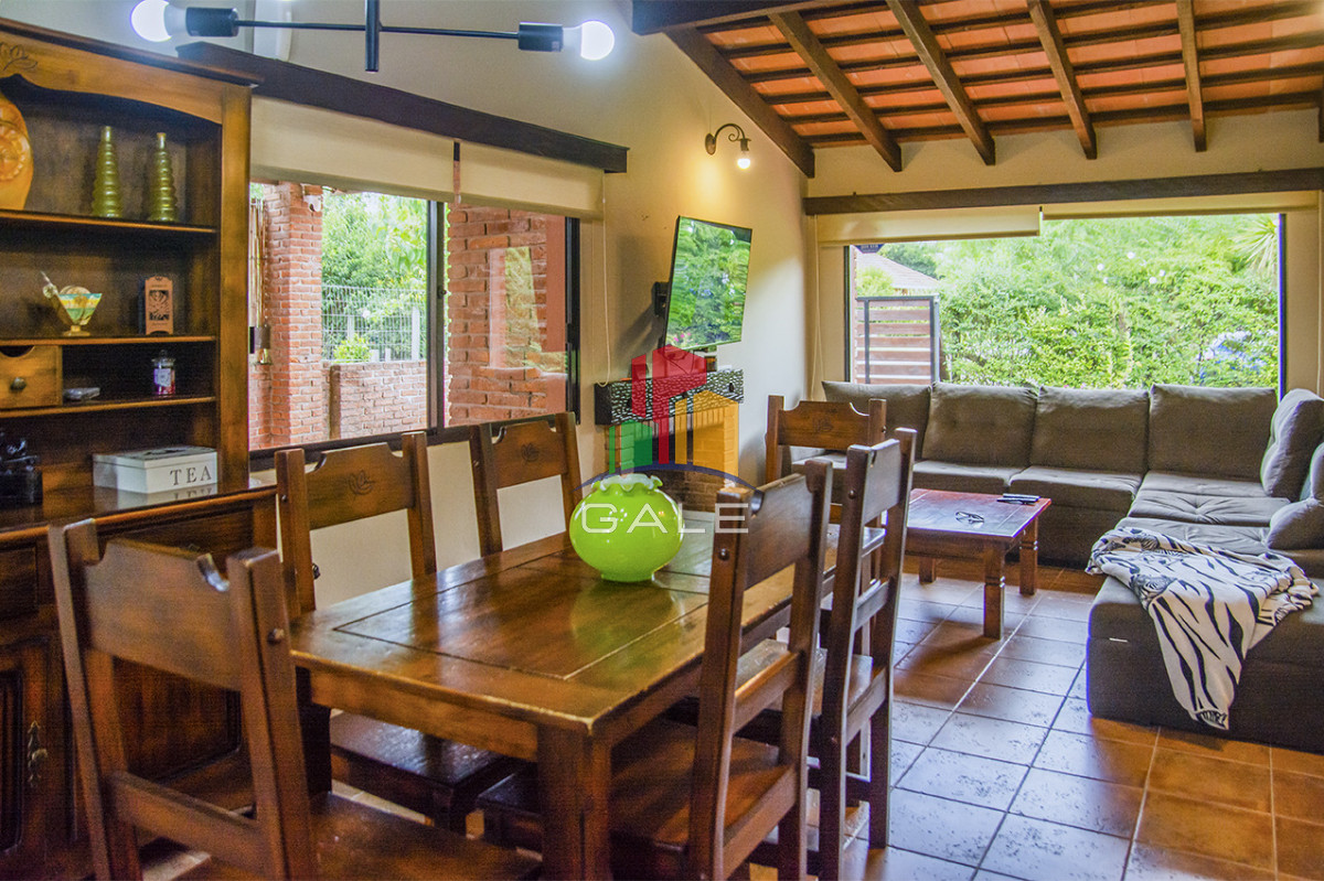 Casa ID.4564 - En venta casa de 3 Dormitorios en Jardines de Córdoba con Barbacoa 