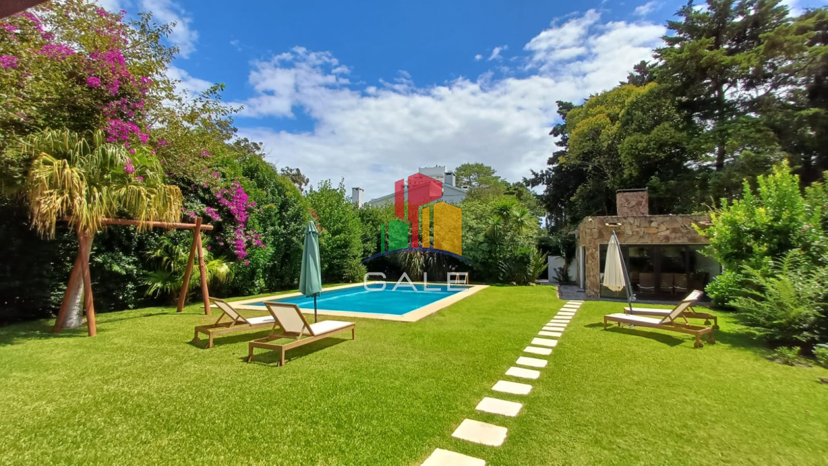 Casa ID.3733 - Vende gran casa para vivir todo el año, de 3 dormitorios en Punta del Este 