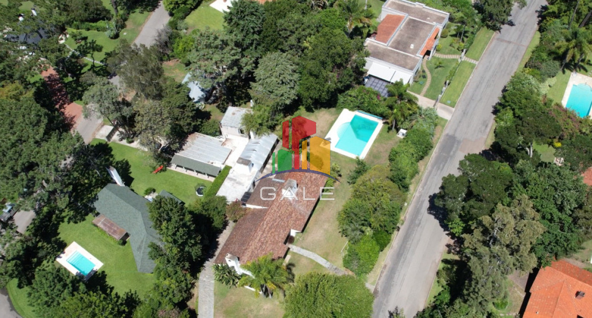 Casa ID.4735 - En venta casa en Barrio Golf, Punta del Este de 6 dormitorios.