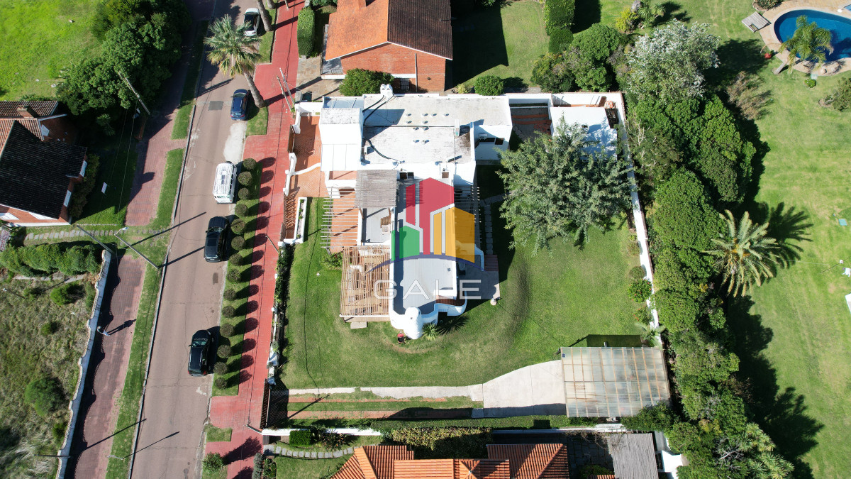 Casa ID.4731 - Chalet en venta con vista al mar en casco histórico de la Península. 