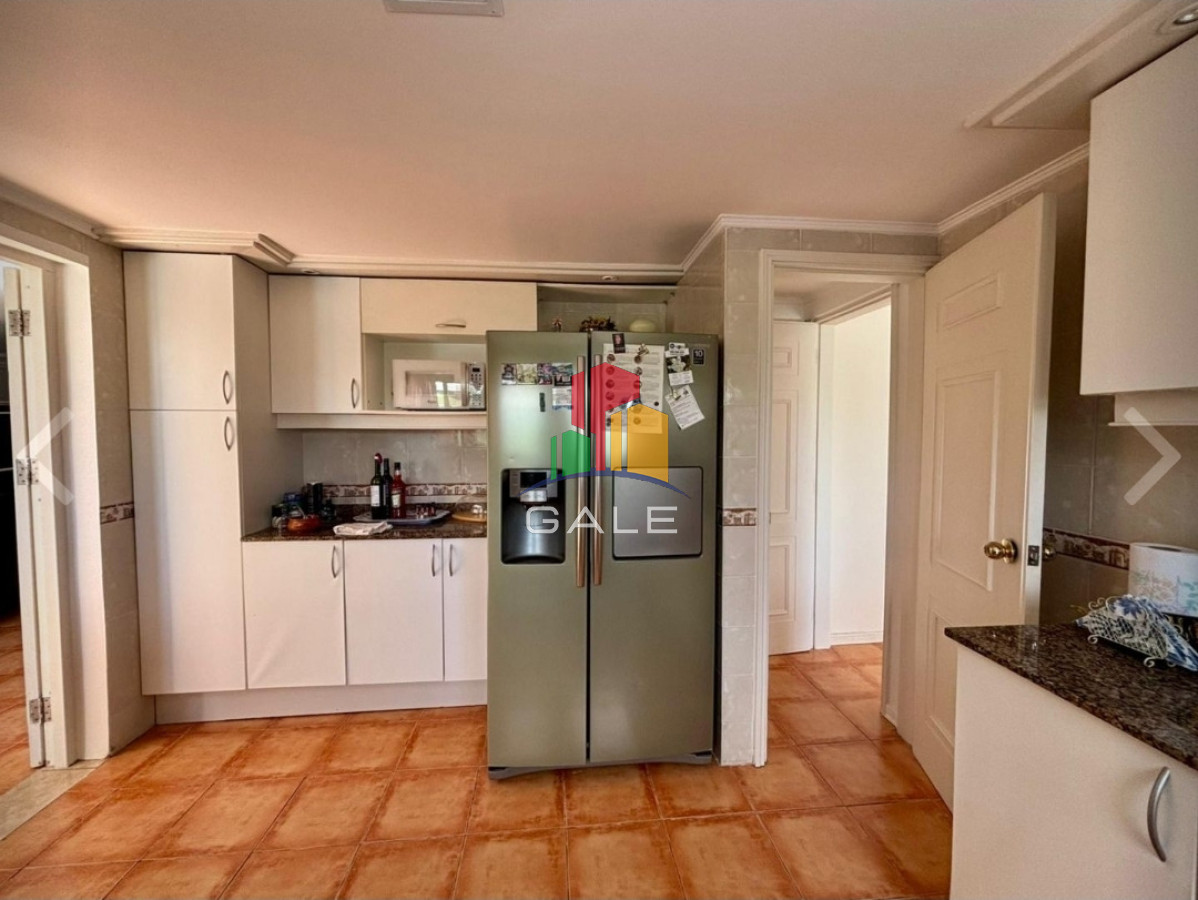 Casa ID.4737 - Vende casa de 4 dormitorios en Golf, Punta del Este con piscina