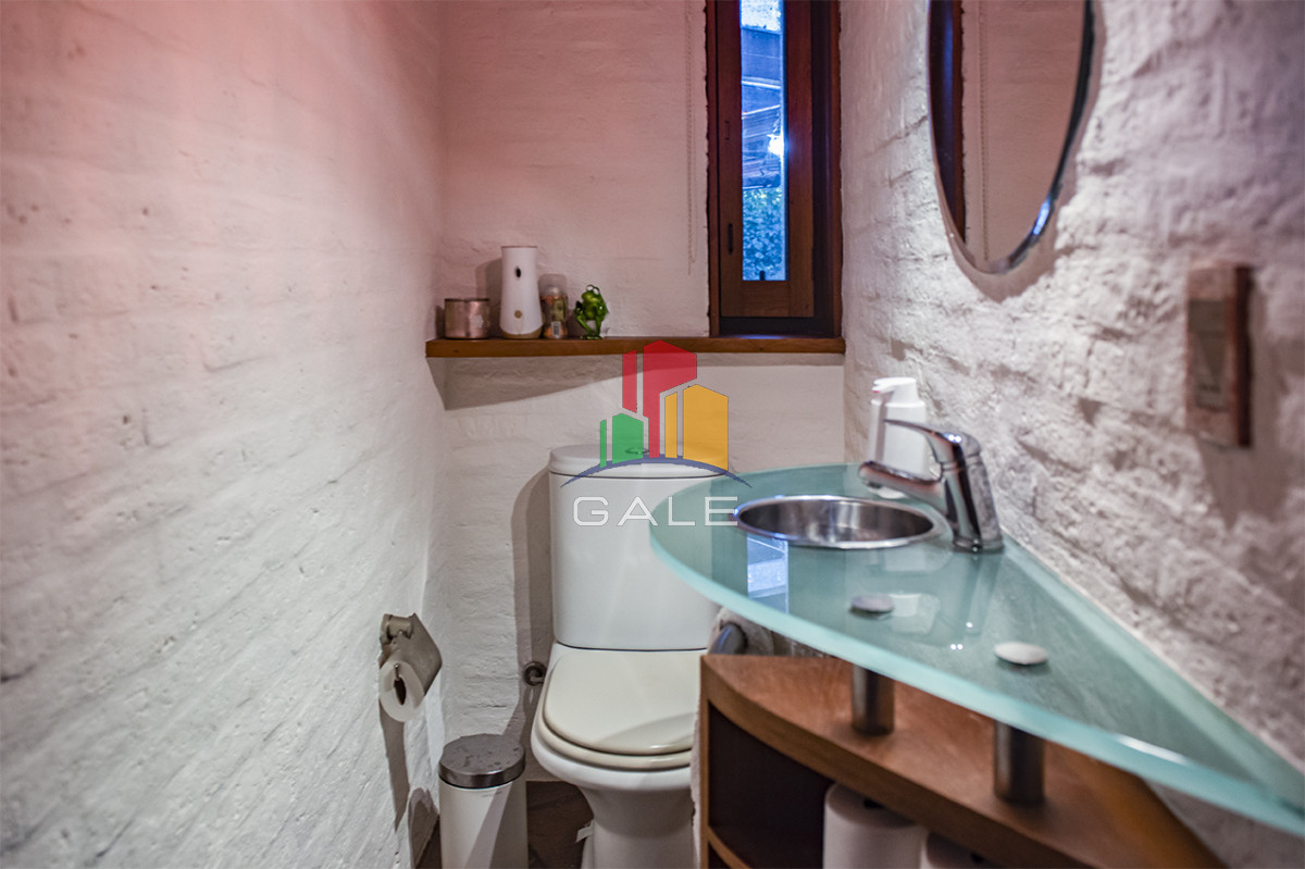 Casa ID.3723 - Vende casa de 4 dormitorios en Cantegirl, Punta del Este