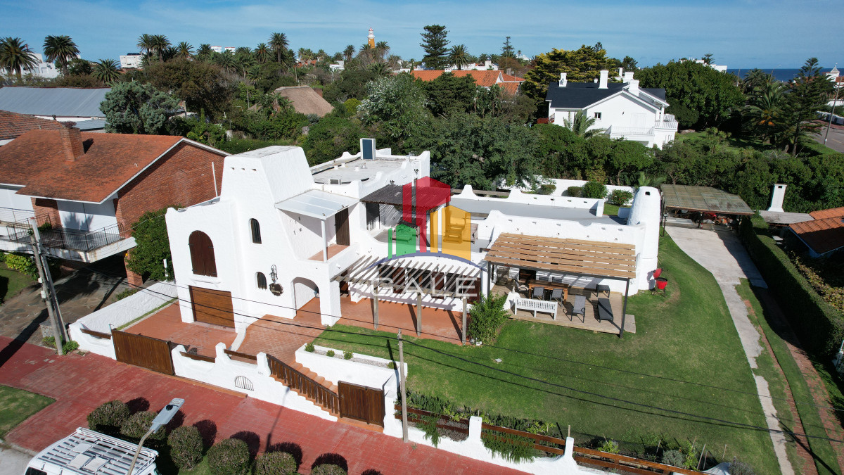 Casa ID.4731 - Chalet en venta con vista al mar en casco histórico de la Península. 