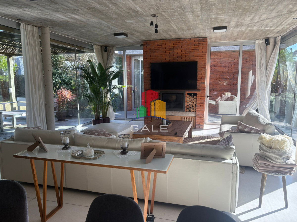 Casa ID.3965 - Casa en venta de 3 dormitorios en Punta del Este.